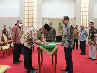 Kukuhkan Forsakada Banten, Pj Sekda Provinsi Banten M Tranggono Harapkan Staf Ahli Tingkatkan Peran Aktif Dan Profesionalisme