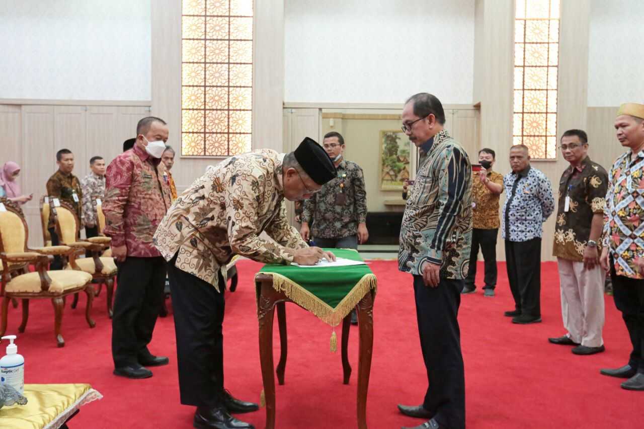 Kukuhkan Forsakada Banten, Pj Sekda Provinsi Banten M Tranggono Harapkan Staf Ahli Tingkatkan Peran Aktif dan Profesionalisme I Harian Terbit