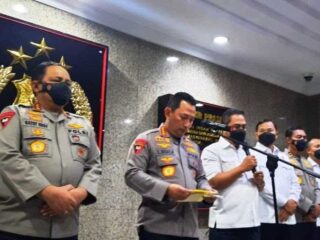 Pakar Hukum Dan Budayawan Sebut Kapolri On The Treck