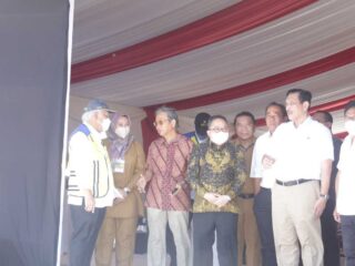 Luhut Binsar Pandjaitan:tol Serang-Panimbang Harus Selesai Di 2024