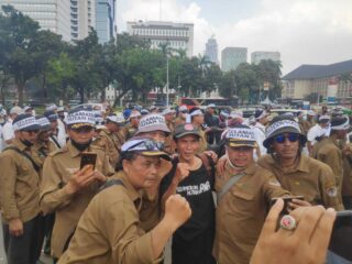 Menteri Lhk Diam ....! Digugat Serikat Perhutani Dan Penggiat Lingkungan