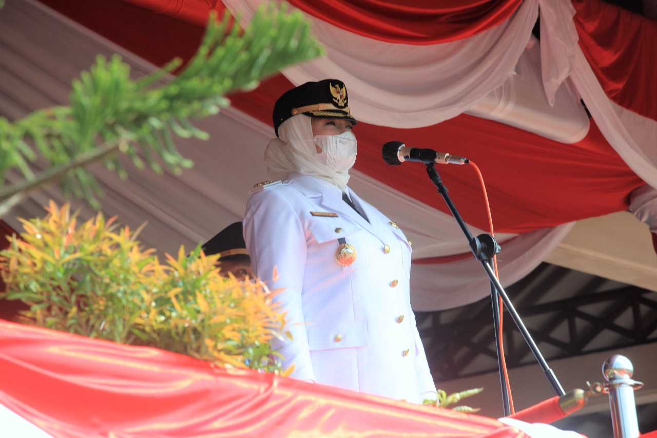 Bupati Pandeglang Irna Narulita Ajak Warganya Jaga Kekompakan 3 Bupati Pandeglang Irna Narulita Ajak Warganya Jaga Kekompakan