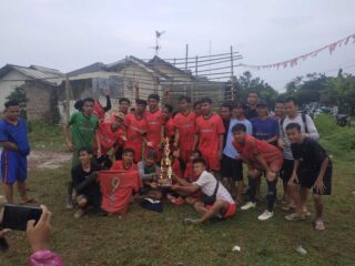 Peringati Hut Ri, Warga Kanaga Gelar Turnamen Sepak Bola