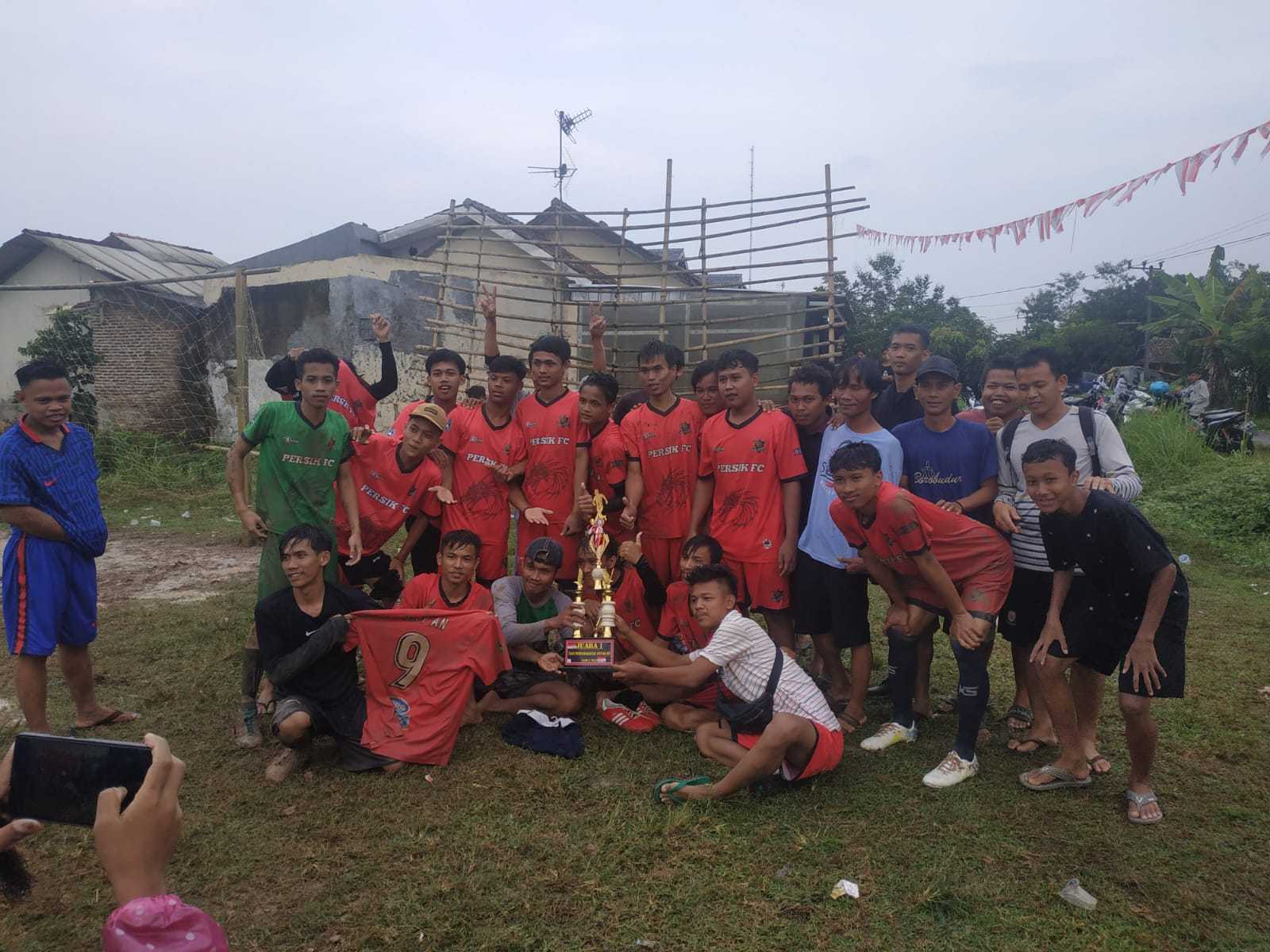 Peringati Hut Ri, Warga Kanaga Gelar Turnamen Sepak Bola 1 Peringati Hut Ri, Warga Kanaga Gelar Turnamen Sepak Bola