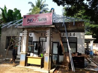 Kepala Puskeswan Pandeglang Dan Rekan Ngantor Sementara Di Kantor Kelurahan Cigadung