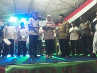 Kemeriahan Malam Perayaan Hut Ri Ke - 77, Di Rw07 Kelurahan Pulo Gebang