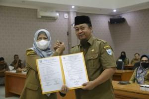 Sebanyak 73 Pejabat Administrator Eselon Iii Di Lingkup Pemkab Pandeglang Serah Terima Jabatan