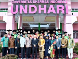 Wakil Ketua Dpd Ri Berikan Motivasi Dan Orasi Ilmiah Pada Wisuda Ke-13 Undhari