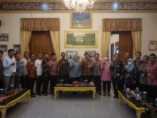 Menganggap Kuota P3K 2022 Tak Adil, Forum Honorer Teknis Administrasi Pandeglang Datangi Bupati Irna Narulita