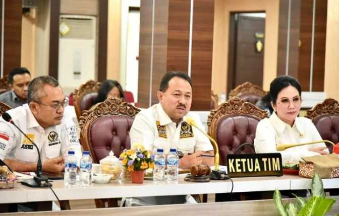 Komisi III DPR RI Buka Suara Soal Kerusuhan Suporter di Malang I Harian Terbit