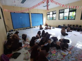 Cerita Siswa Min 2 Serang Belajar Di Lantai