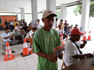 Ratusan Sopir Angkot Di Pandeglang Dapat Bantuan Inflasi Bbm