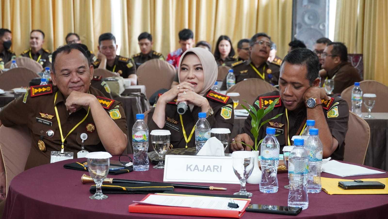 Kejari Batam Sabet Dua Penghargaan Dari Kejati Kepri