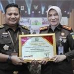 Kajari Perempuan Di Batam Kembali Raih Penghargaan