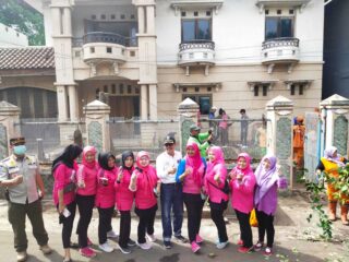 Tiko Rela Hidup Selama 11 Tahun Bersama Ibunya Di Rumah Mewah Tanpa Air Dan Listrik Di Komplek Pln Cakung