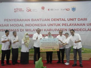 Pemkab Pandeglang Dapat Bantuan Dari Pasar Modal Indonesia 10 Set Dental Unit
