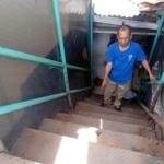 Diskopindag Akan Perbaiki Kerusakan Tangga Di Pasar Badak Pandeglang