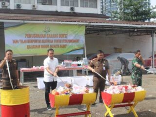 Kajari Jakbar Musnahkan Berbagai Obat Nakotika