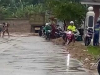 Waduh, Meski Hujan Galian Tanah Merah Di Seijin Lebak Beroperasi