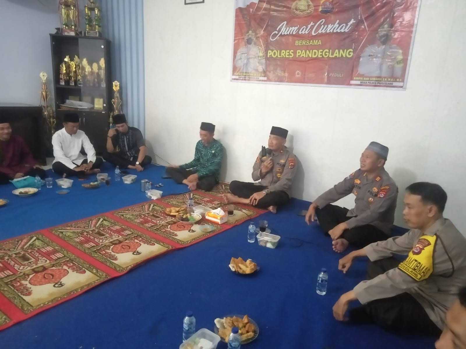 Jajaran Polres Pandeglang Gelar Jumat Curhat Di Kelurahan Pandeglang 1 Jajaran Polres Pandeglang Gelar Jumat Curhat Di Kelurahan Pandeglang