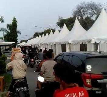 Bazar Di Jalan Umum Teluknaga, Elemen Masyarakat Mengeluh 1 Bazar Di Jalan Umum Teluknaga, Elemen Masyarakat Mengeluh