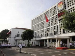 Viral Amplop 'Banteng' Di Masjid, Kpu-Bawaslu Disebut Kecolongan