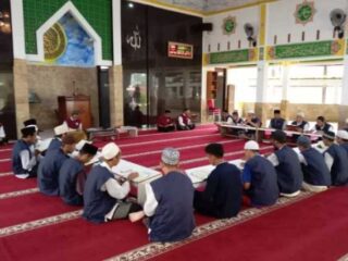Cerita Warga Binaan Rutan Kelas I Depok Baca Al-Quran Saat Ramadhan