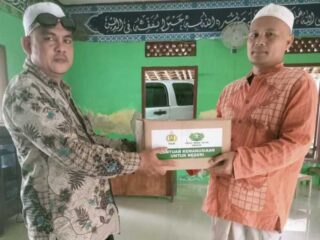 500 Paket Sembako Dibagikan Kepada Masyarakat, Egi Hendrawan : Bentuk Kepedulian Polri