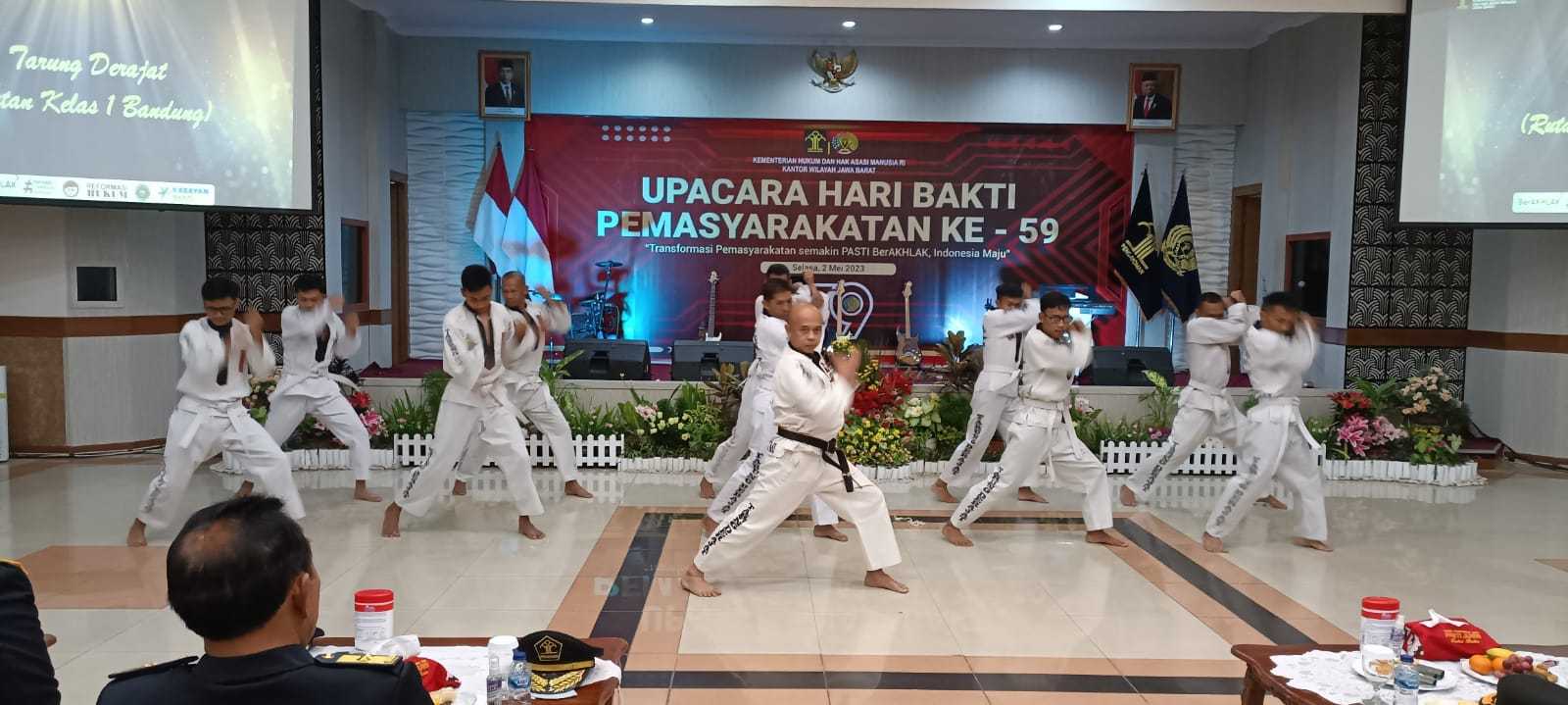 Rutan Kelas 1 Bandung Kemenkumham Jabar Persembahkan Seni Bela Diri Di Hari Bakti Pemasyarakatan Ke 59 I Harian Terbit