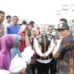 Bupati Pandeglang,Irna Monitoring Lokasi Gempa Sumur Dan Serahkan Bantuan Warga