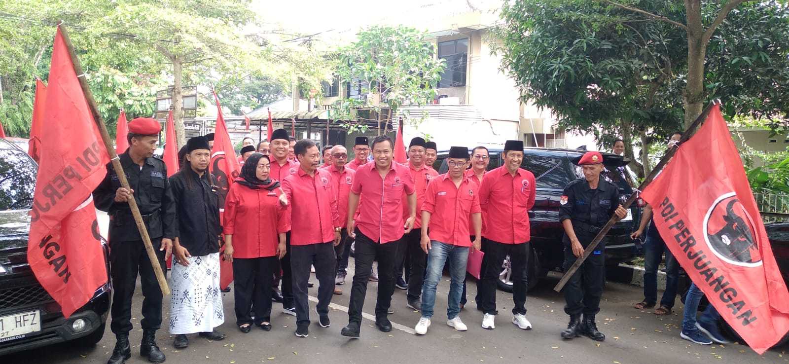 DPC PDIP Resmi Daftarkan Bacaleg Ke KPU Lebak, Simak Selengkapnya I Harian Terbit