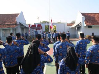 Lapas Cirebon Gelar Upacara Harkitnas Dipimpin Langsung Kalapas