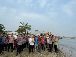 Kemarin Penuh Sampah, Sebentar Lagi Teluk Jadi Indah