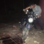 Dampak Galian Tanah Merah Pt Kenzie Bestindo Perkasa, Seorang Pengendara Terpelosok