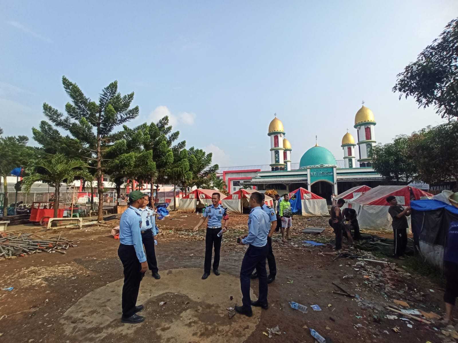 Pembongkaran Tenda Hunian Langsung Diawasi Plh Lapas Kelas IIB Cianjur