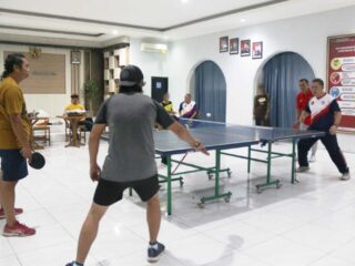 Petugas Lapas Cirebon Gelar Friendly Match Tenis Meja Dengan (Ptm) Permata Harjamukti