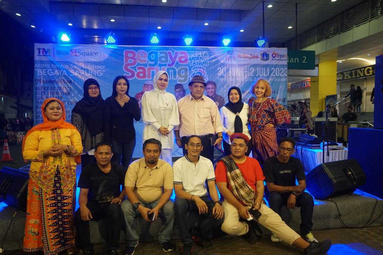 Hadir Talkshow Bergaya Sarung, Teh Camel Pernah Jadi Atlit Hingga Penyanyi I Harian Terbit