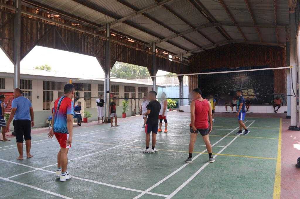 Warga Binaan Lapas Cirebon Latihan Bola Voli Jaga Stamina dan Kesehatan I Harian Terbit