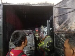 Kebakaran Terjadi Lagi Di Rangkasbitung, Satu Gudang Sembako Dan Satu Unit Mobil Losbak