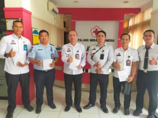 Pegawai Bapas Subang Laksanakan Donor Darah Dalam Rangka Hut Kemenkumham Ke-78