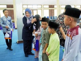 Bupati Irna Narulita Santuni Anak Yatim Piatu