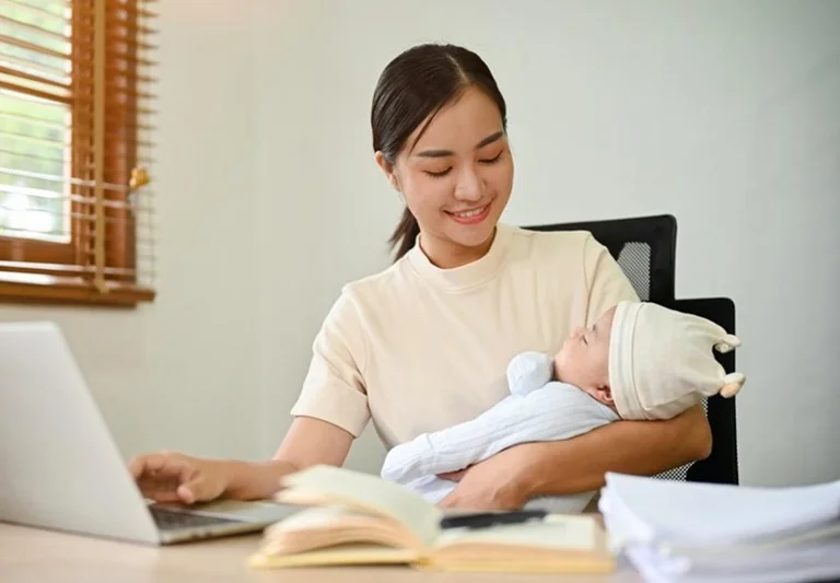 Dukung Ibu Bekerja Terus Menyusui Agar Ibu Sehat Bayi Sehat