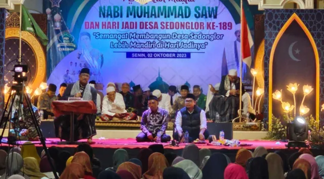 KH Manarul Hidayat: Pesan Keberkahan Hidup dan Cinta kepada Nabi Muhammad di Maulid Desa Sedong Lor