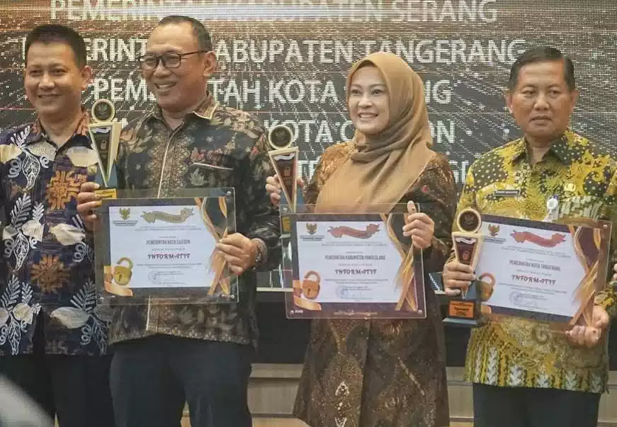 Perumdam Tirta Berkah Pandeglang Raih Penghargaan Keterbukaan Informasi Publik Dari Komisi Informasi Provinsi Banten