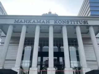 Putusan Mk Nomor 90/Puu-Xxi/2023 Batal, Karena Uud Ri 1945 Menyatakan Mk Bagian Kekuasaan Kehakiman