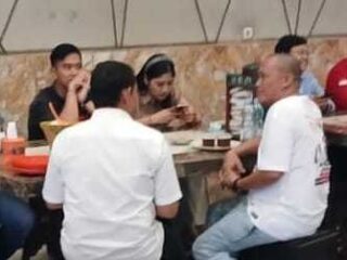 Kaesang Ngopi Pagi Dan Sarapan Bareng Relawan Jokowi Di Banten