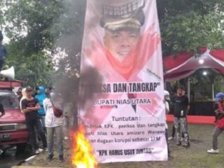 Mahasiswa Dan Pemuda Nias Utara Desak Kpk Tangkap Bupati Amizaro Waruwu