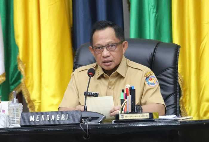 Mendagri Minta Pemda Gencar Salurkan Bansos dan Gerakan Pangan Murah