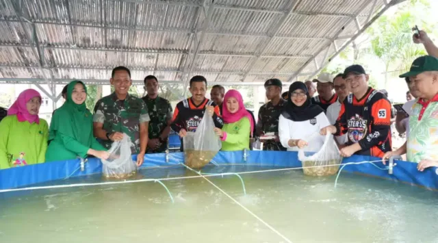 Jaga Ketahanan Pangan, Pemkot Jaktim Tanam Bibit Cabai dan Tebar Benih Ikan Nila, Begini Pentingnya