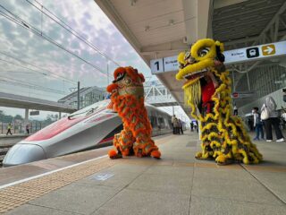 Kemeriahan Imlek, Kcic Hadirkan Pertunjukan Barongsai Di Stasiun Whoosh